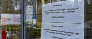 Eineinhalb Wochen war der Tierpark Cottbus, in dem etwa 500 Vögel leben, geschlossen. Ab Mittwoch öffnet er wieder. 