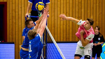 Charlie Peters (r.) hat sich mit seinen Angriffen schon einen Namen in der Bundesliga gemacht. 