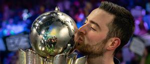 Luke Humphries krönte seine Saison mit dem WM-Titel.