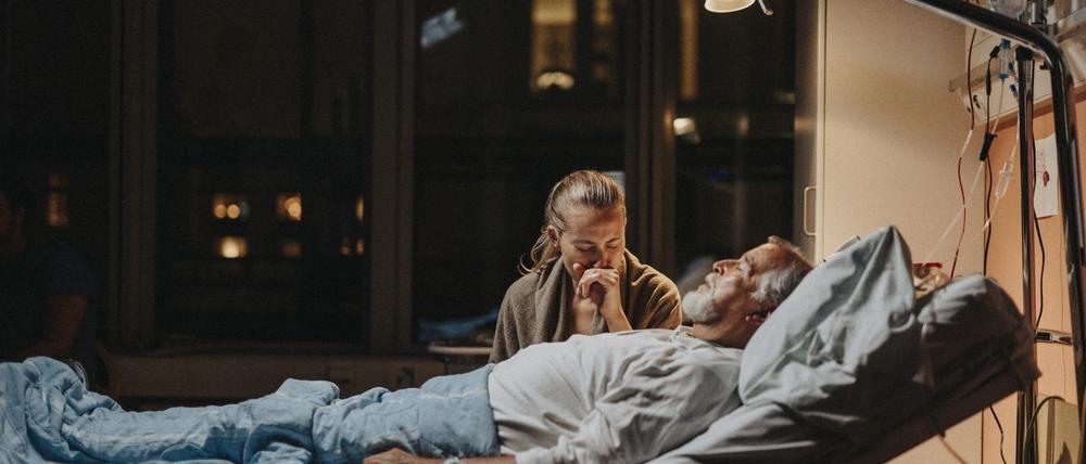 Wenn Partner oder Partnerin schwer erkranken, leidet oft auch die Beziehung darunter.