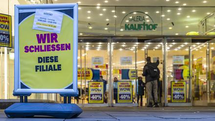 Alles Irdische ist nur ein Gleichnis. Zeigt die Schließung der Stuttgarter Galeria-Filiale womöglich den Zustand Deutschlands an?