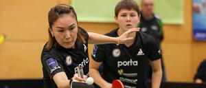 Der TTC Eastside, hier Shan Xiaona (li.) und Nina Mittelham, geht als Favorit ins Pokalturnier.    