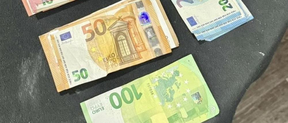 Bargeld in dem Neuköllner Lokal.