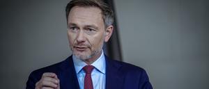 Nach Ansicht von Bundesfinanzminister Christian Lindner (FDP) muss die Höhe des Bürgergelds neu berechnet werden.
