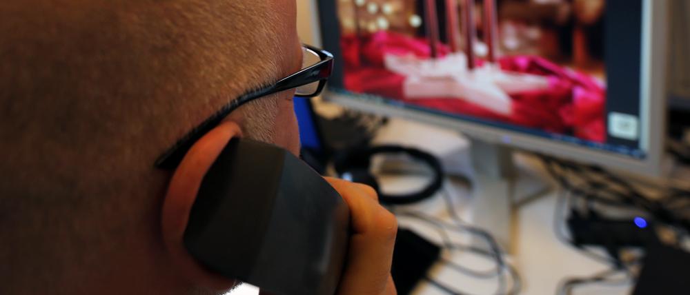 Viele Telefonseelsorger werden als Therapeuten betrachtet.
