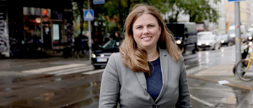 Clara Herrmann (Bündnis 90/Die Grünen), Bezirksbürgermeisterin von Friedrichshain-Kreuzberg, am Kottbusser Tor