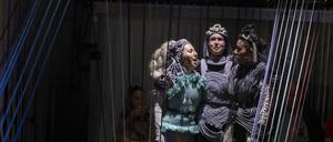 Zusammen Fallen Neuköllner Oper