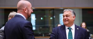 EU-Ratspräsident Charles Michel und der ungarische Premier Viktor Orbán auf einem EU-Gipfel.