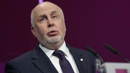 Ulrich Silberbach ist Chef des Beamtenbundes dbb. Er mahnt an, der Personalnotstand gefährde das die Handlungsfähigkeit des Staats.