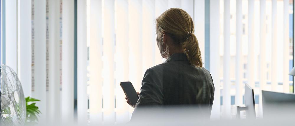 Der Frauenanteil in Dax-Vorständen steigt kontinuierlich, liegt jedoch weiterhin bei nur 18 Prozent.