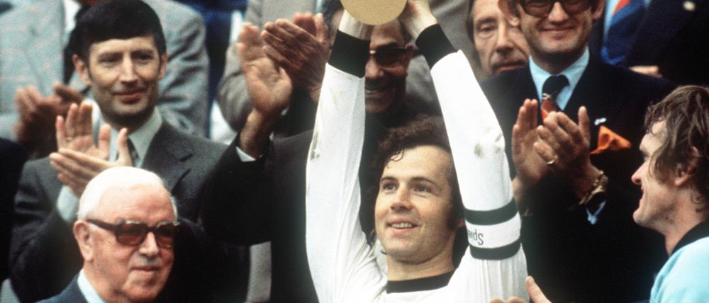 1974 führte Franz Beckenbauer das deutsche Team als Kapitän zum WM-Titel.