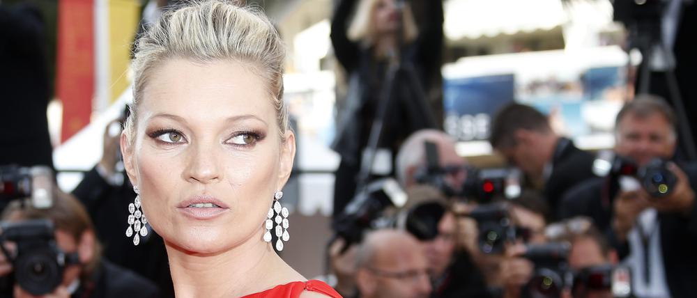 Kate Moss ist nicht nur als legendäres Model bekannt, sondern auch als Partygirl.