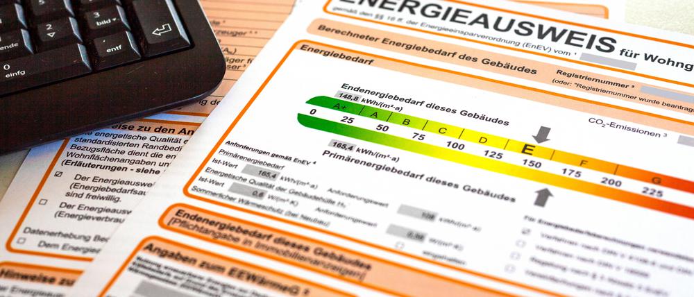 Der Energieausweis wird besonders beim Weiterverkauf und der Neuvermietung einer Immobilie wichtig.