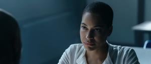 Lenker (Cush Jumbo) geht einer Sache nach – und sticht in ein Wespennest.