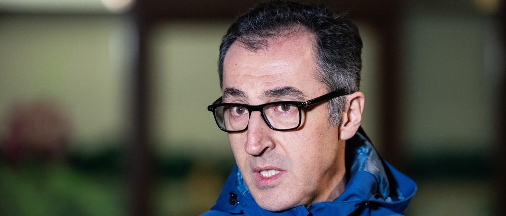 Cem Özdemir (Bündnis 90/Die Grünen), Bundesminister für Ernährung und Landwirtschaft, gibt ein Pressestatement zu den laufenden Protesten der Landwirtinnen und Landwirte ab.