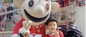 Lino ist neun Jahre alt. 