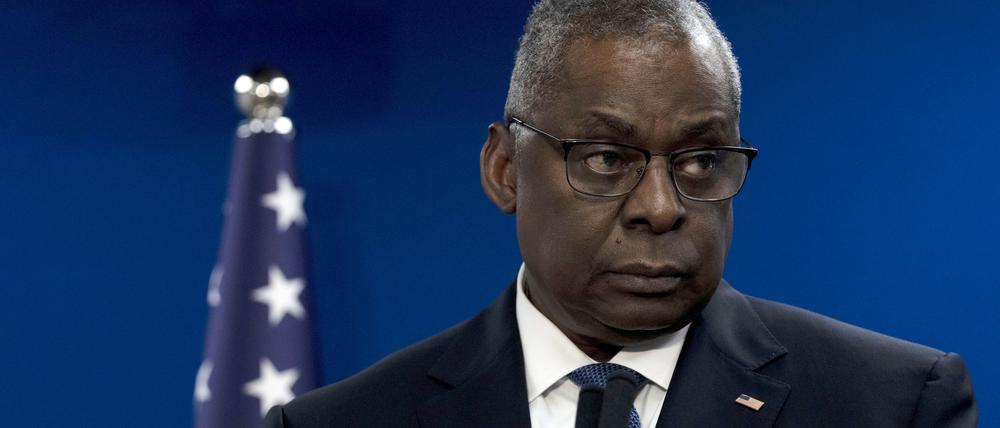 Lloyd Austin, Verteidigungsminister der USA, gibt nach einem Treffen mit dem israelischen Verteidigungsminister Gallant eine gemeinsame Erklärung zur israelischen Militäroperation im Gazastreifen ab. 