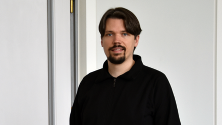 Dr. Jan Philipp Thomeczek ist Politikwissenschaftler an der Universität Potsdam und forscht zu populistischen Parteien.