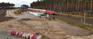 Die gerodete Westseite der künftigen Anschlussstelle „Hubertus“ an der A117 zwischen Berlin-Treptow und Schönefeld.