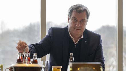 Markus Söder, (CSU) Ministerpräsident von Bayern, eröffnet in der bayerischen Staatskanzlei die erste Kabinettssitzung im neuen Jahr.
