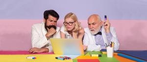 Die Zusammenarbeit mit älteren Generationen, insbesondere den unverbesserlichen Boomern, kann für Jüngere ganz schön tricky sein.