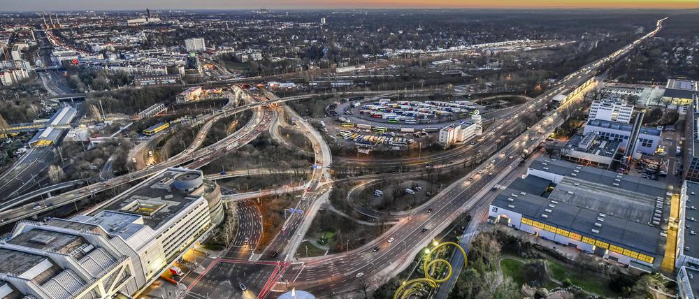 Das Autobahndreieck Funkturm in Berlin soll seit vielen Jahren umgebaut werden.