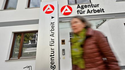 Hoffentlich klappt da was. Nach der Beratung bei der Agentur für Arbeit. Bad Reichenhall Bayern Deutschland.