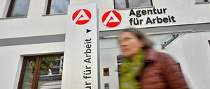 Hoffentlich klappt da was. Nach der Beratung bei der Agentur für Arbeit. Bad Reichenhall Bayern Deutschland.