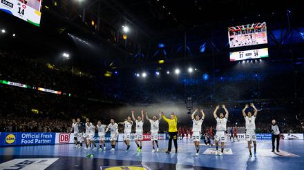 Handball im Fußballstadion. 53.000 Fans sorgten in Düsseldorf für gigantische Stimmung.