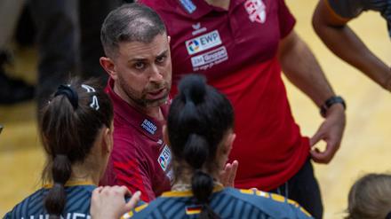 Trainer Riccardo Boieri spielt mit seinem Team unter Auflagen.