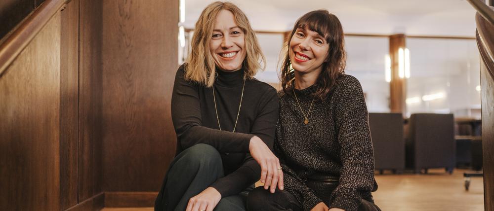Club der getrennten Eltern Podcast mit Kristina Basiner und Janet Nowaczyk (blond). Fotografiert am 4. Januar 2023 in Berlin.