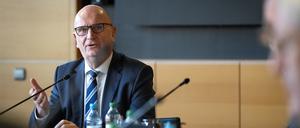 Dietmar Woidke (SPD), Ministerpräsident spricht im Rahmen der Reihe ·Kabinett vor Ort· zum Auftakt der gemeinsamen Sitzung.
