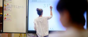 Die Hochschulen werben verstärkt um Lehramtsstudierende, unter anderem mit Scoutingprogrammen.