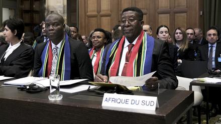 Südafrikanische Ankläger in Den Haag.