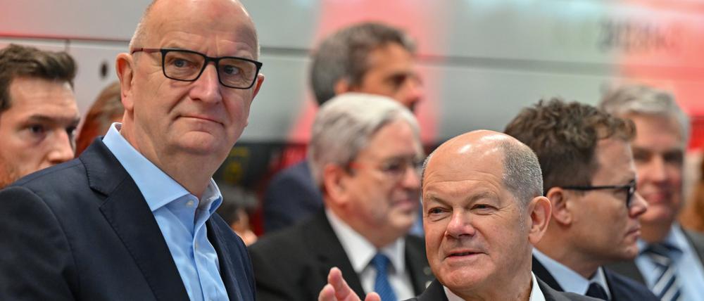 Das Cottbuser Bahnwerk eröffneten Kanzler Olaf Scholz und Regierungschef Dietmar Woidke noch gemeinsam