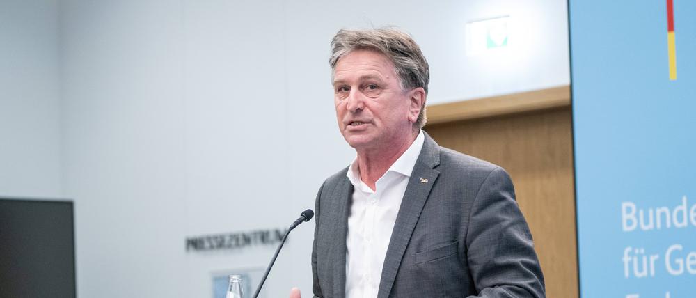 Manne Lucha (Bündnis 90/Grüne), Minister für Soziales, Gesundheit und Integration in Baden-Württemberg (Archivbild).