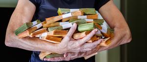 Die Verbraucherpreise in Argentinien sind binnen eines Jahres um über 200 Prozent gestiegen.