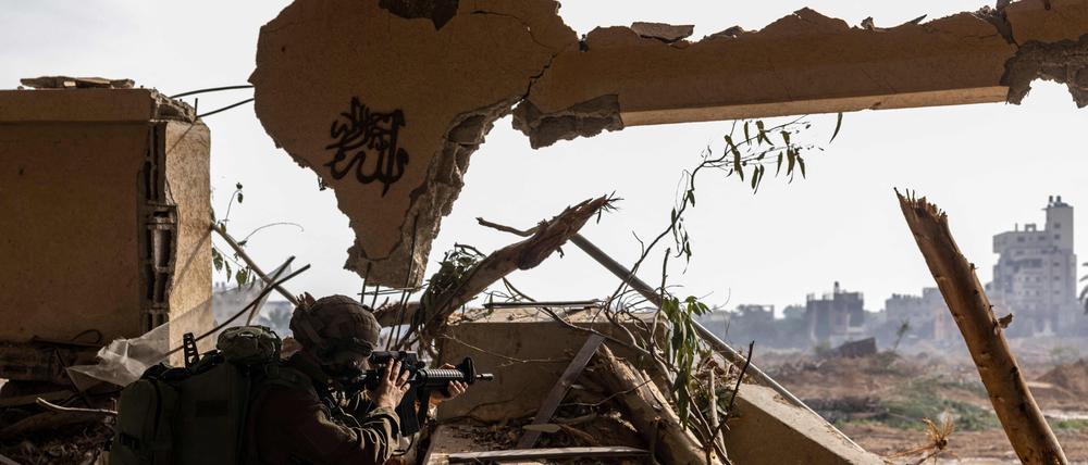 Ein israelischer Soldat im Gaza-Streifen (Symbolbild).