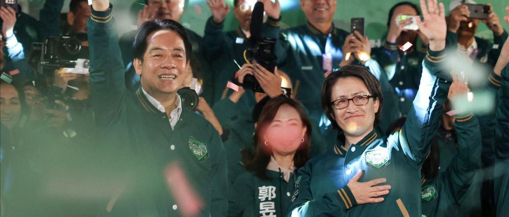 Großer Jubel in Taipeh: Taiwans neuer Präsident William Lai mit seiner Stellvertreterin Hsiao Bi-khim.