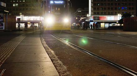 RECORD DATE NOT STATED 12.09.2023, Berlin - Deutschland. Die Tramlinie M4 in Richtung Hohenschönhausen am Alexanderplatz. *** 12 09 2023, Berlin Germany The streetcar line M4 in the direction of Hohenschönhausen at Alexanderplatz