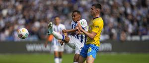 Für Bilal Hussein (links) war der Schritt von Schweden in den deutschen Fußball bisher noch ein bisschen zu groß.