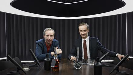 Die Hosts des erfolgreichen Podcasts „Fest und Flauschig“: Olli Schulz (l.) und Jan Böhmermann.
