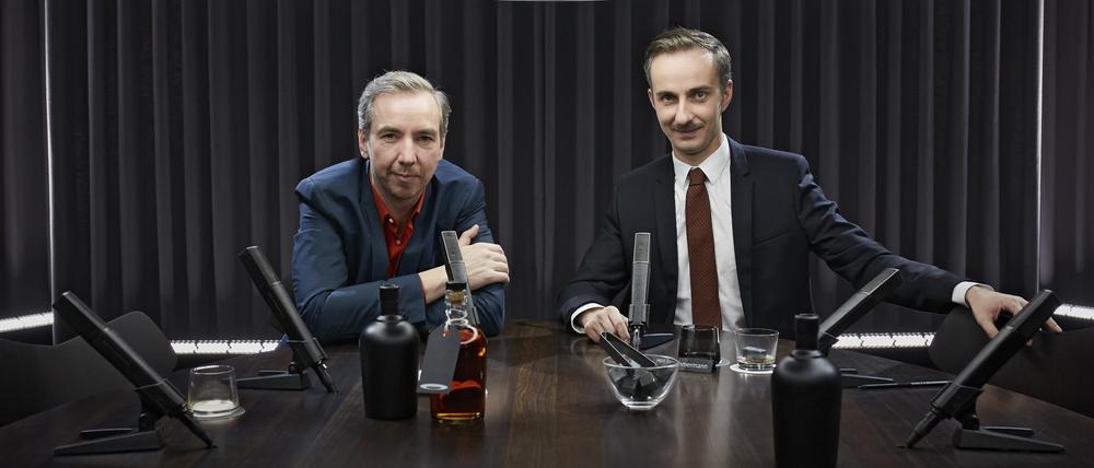 Die Hosts des erfolgreichen Podcasts „Fest und Flauschig“: Olli Schulz (l.) und Jan Böhmermann.