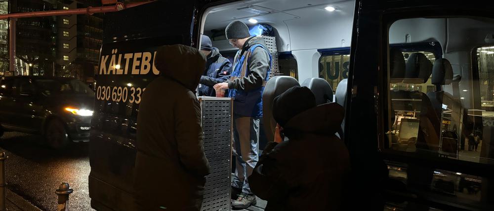 In den Wintermonaten hilft der Kältebus Obdachlosen in der Nacht.