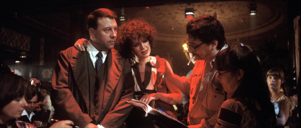 Günter Lamprecht und Elisabeth Trissenaar mit Rainer Werner Fassbinder bei den Dreharbeiten zu „Berlin Alexanderplatz“.