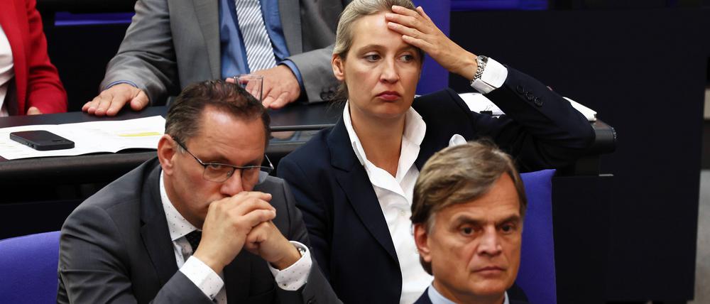  Bernd Baumann, Alice Weidel und Tino Chrupalla auf den Bänken der AfD während der Debatte im Bundestag in Berlin am 19. Mai 2022. 