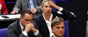  Bernd Baumann, Alice Weidel und Tino Chrupalla auf den Bänken der AfD während der Debatte im Bundestag in Berlin am 19. Mai 2022. 