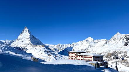 Das Hotel Riffelberg mit Blick aufs Matterhorn. 