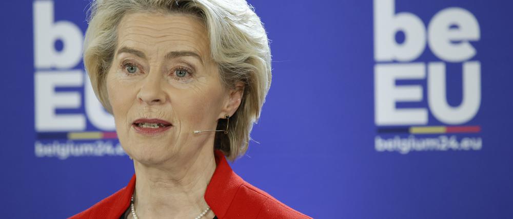 Ursula von der Leyen, Präsidentin der Europäischen Kommission, spricht während einer Pressekonferenz zum Start der belgischen Präsidentschaft des Rates der Europäischen Union im Egmont-Palast. Am 01.01.2024 begann der belgische Ratsvorsitz der Europäischen Union für sechs Monate. 