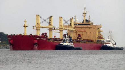Der Massengutfrachter «Gibraltar Eagle» ist am 29. Juni 2023 vor Kristiansand, Norwegen, zu sehen. Die jemenitischen Huthi haben nach US-Angaben erneut ein Containerschiff im Roten Meer angegriffen. Das zuständige Regionalkommando des US-Militärs teilte am Montagnachmittag (15.01.2024) auf X (ehemals Twitter) mit, die Rebellen hätten eine ballistische Antischiffrakete auf die M/V Gibraltar Eagle abgefeuert. 